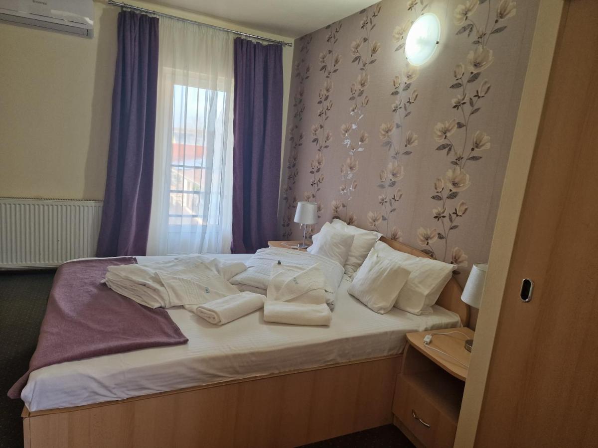 Motel Laguna Beius Extérieur photo